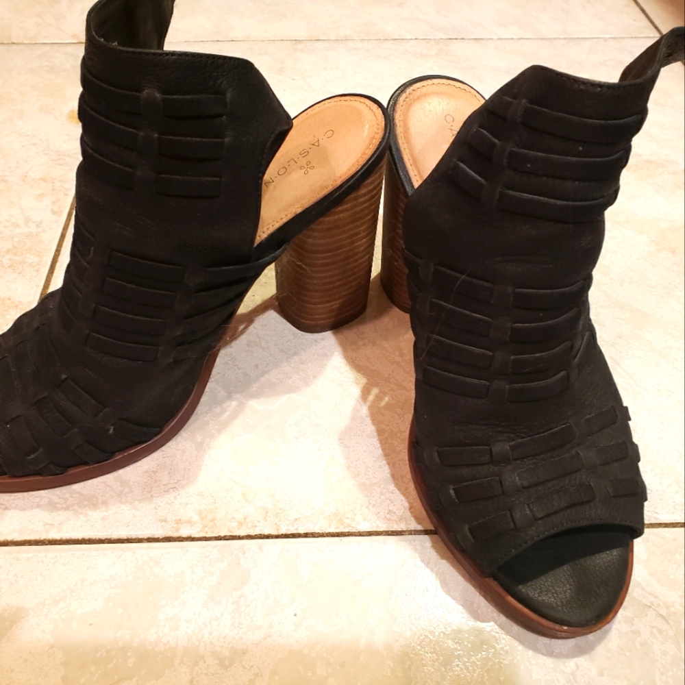 Caslon sandals